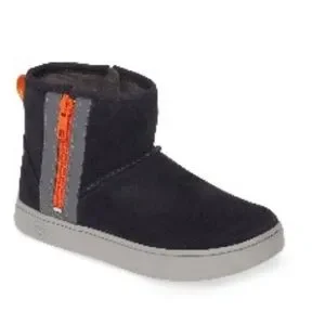 UGG Shoes Nwot Ugg Adler Sneaker Bootie Little Kid Size